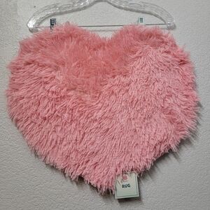 Fluffy Pink Heart-Shaped Rug for Kids 17 In X 20.25 In Nwt